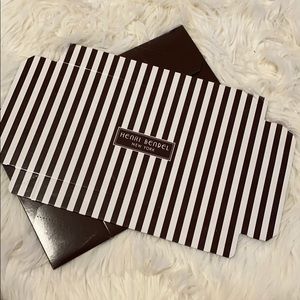 Small Henri Bendel gift box